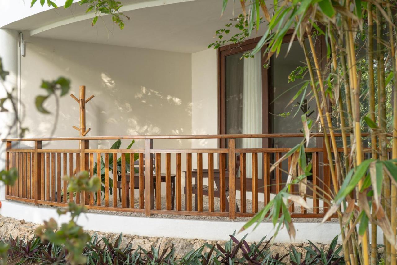 Amun Ini Beach Resort & Spa Anda  Exterior photo