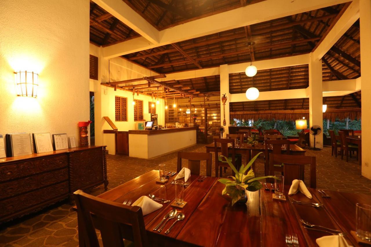 Amun Ini Beach Resort & Spa Anda  Exterior photo